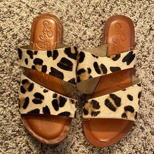 Naughty monkey sandals!